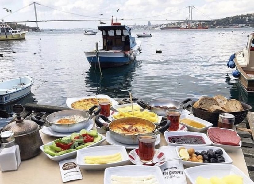 Çengelköy’de Boğaz Kenarında Kahvaltı: Sabahın En Güzel Transfer Rotası