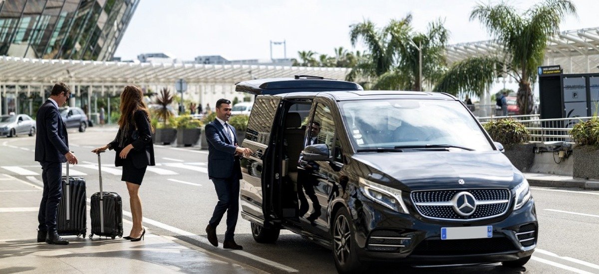 Kalabalık Tatil Dönemlerinde Havalimanı Transferinizi Nasıl Garantilersiniz?