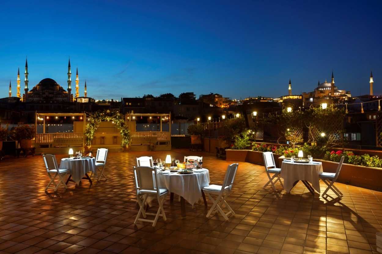 Ramazan Akşamlarında Sultanahmet’te İftar ve Gece Manzarası: Shuttle ile Kolay Ulaşım